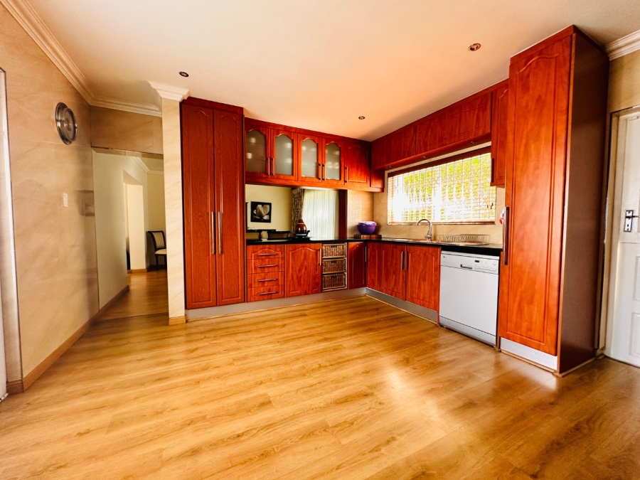 4 Bedroom Property for Sale in Flamingo Vlei Western Cape